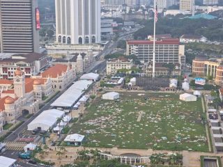 Usai Final Piala Dunia, Dataran Merdeka Dipenuhi Sampah